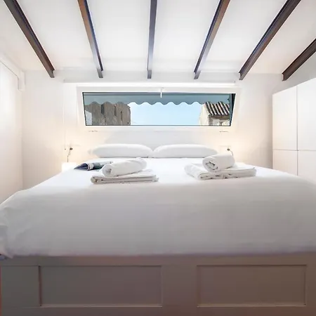 Livemalaga Cervantes Attic & Terrace Apartment *